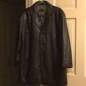 Men’s 3/4 length genuine leather jacket with polyester lining.